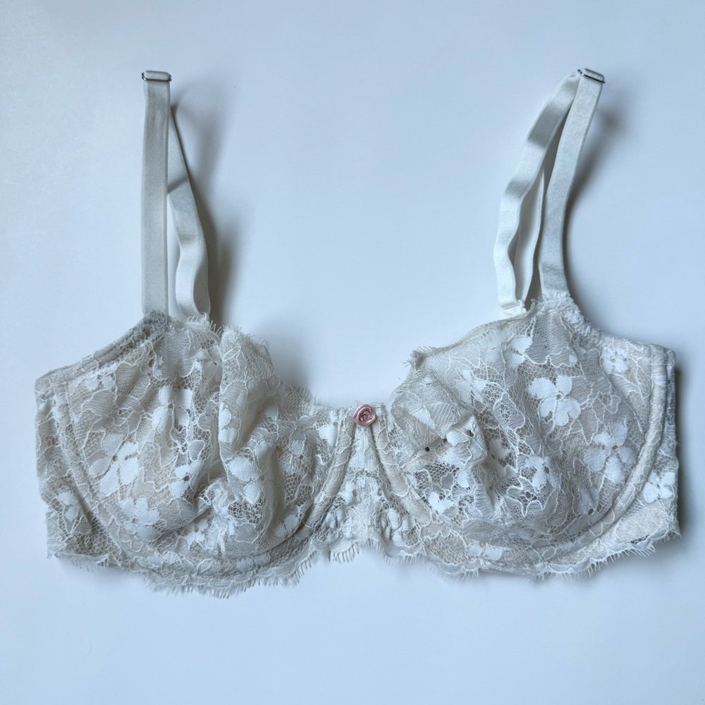 Victoria’s Secret Dream Angels Ivory Lace Push Up Without Padding Bra 32DD Rose